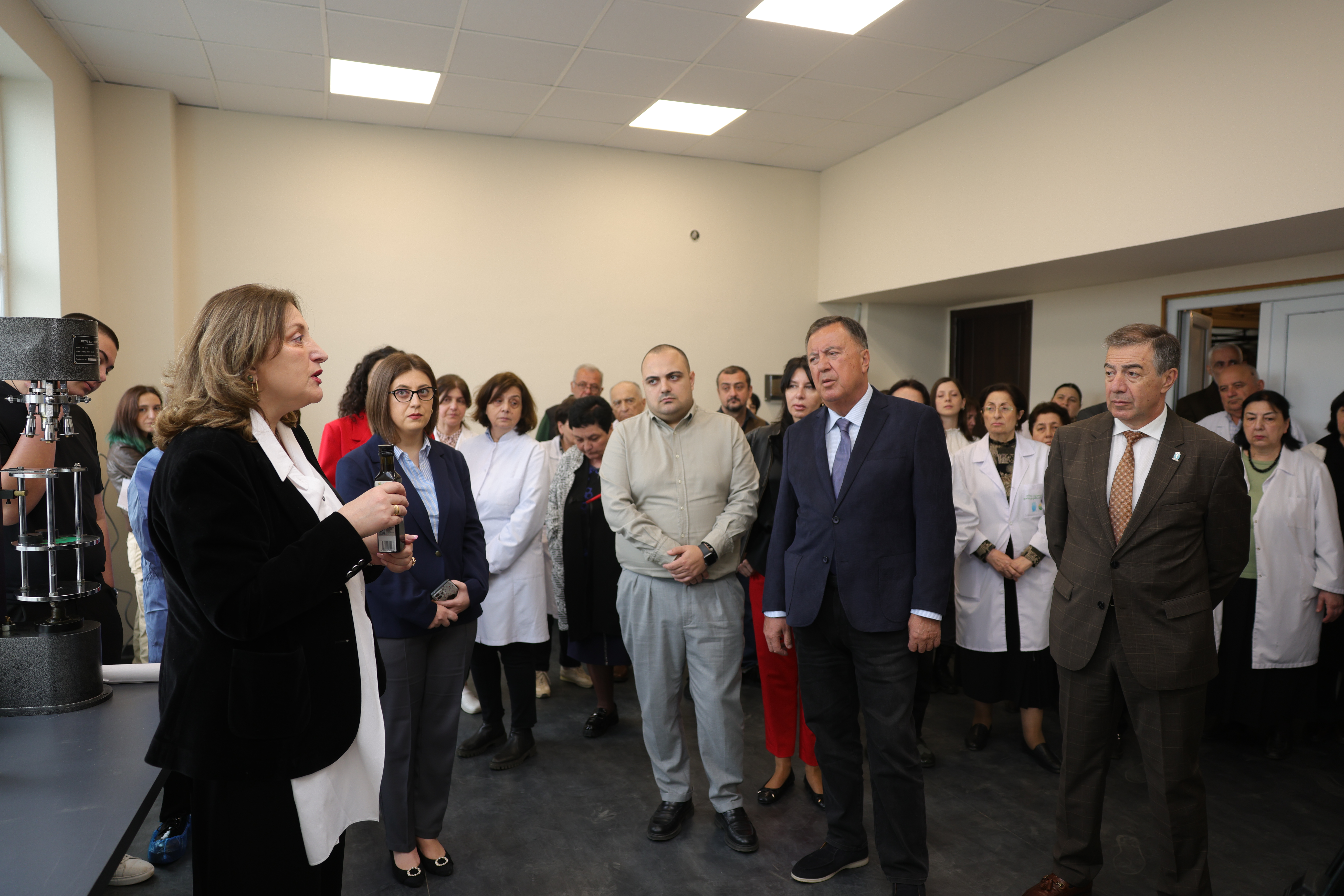 თსსუ-ის იოველ ქუთათელაძის ფარმაკოქიმიის ინსტიტუტმა ახალი, ქართული ბიო-მცენარეული ზეთების წარმოება დაიწყო