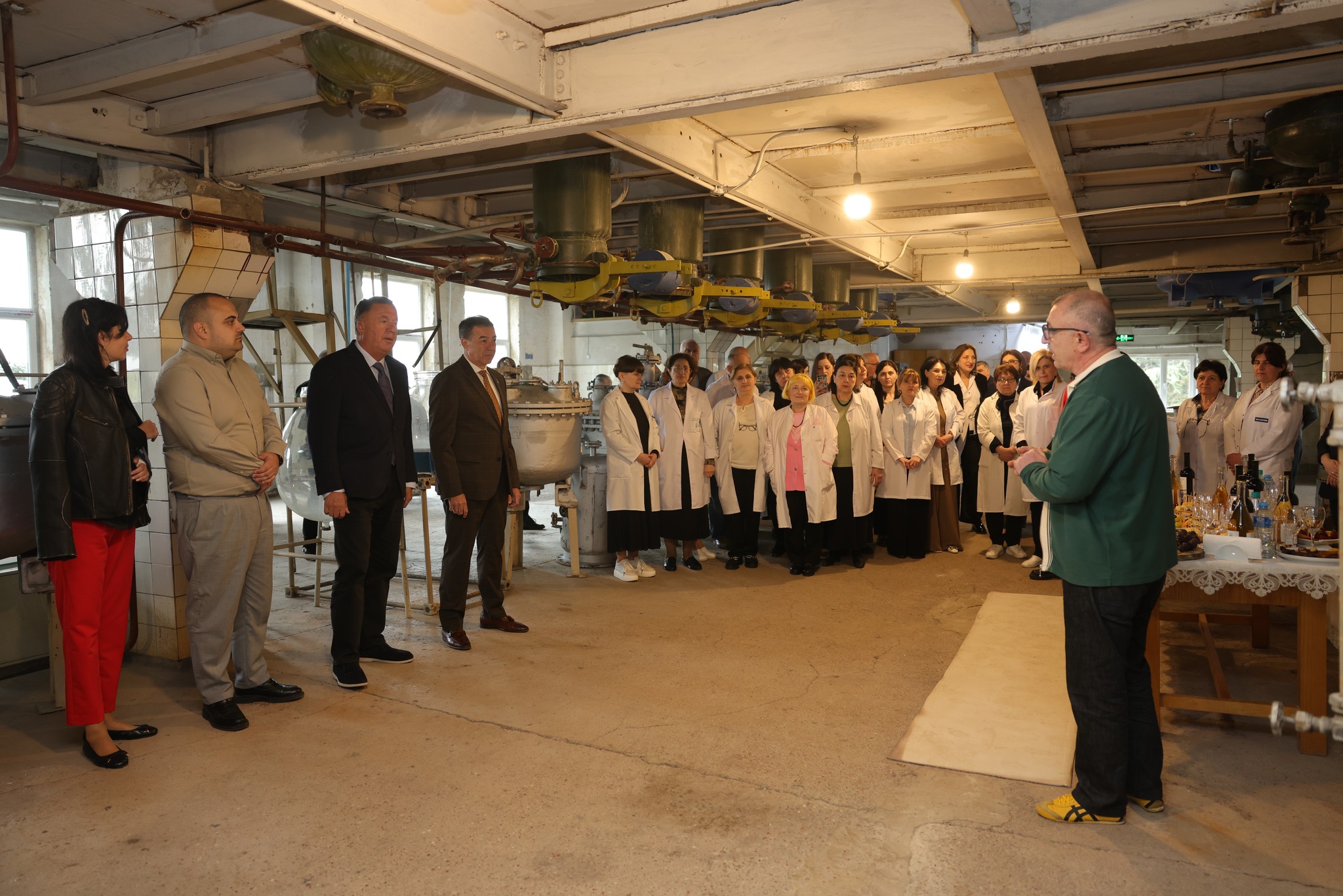 თსსუ-ის იოველ ქუთათელაძის ფარმაკოქიმიის ინსტიტუტმა ახალი, ქართული ბიო-მცენარეული ზეთების წარმოება დაიწყო