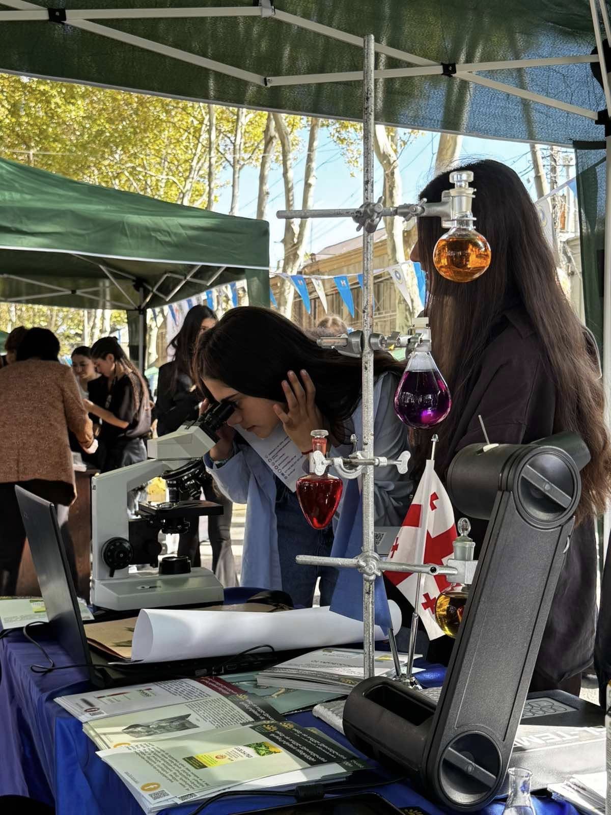 ფესტივალი - "ახალგაზრდა მეცნიერები პლანეტის უკეთესი მომავლისთვის"