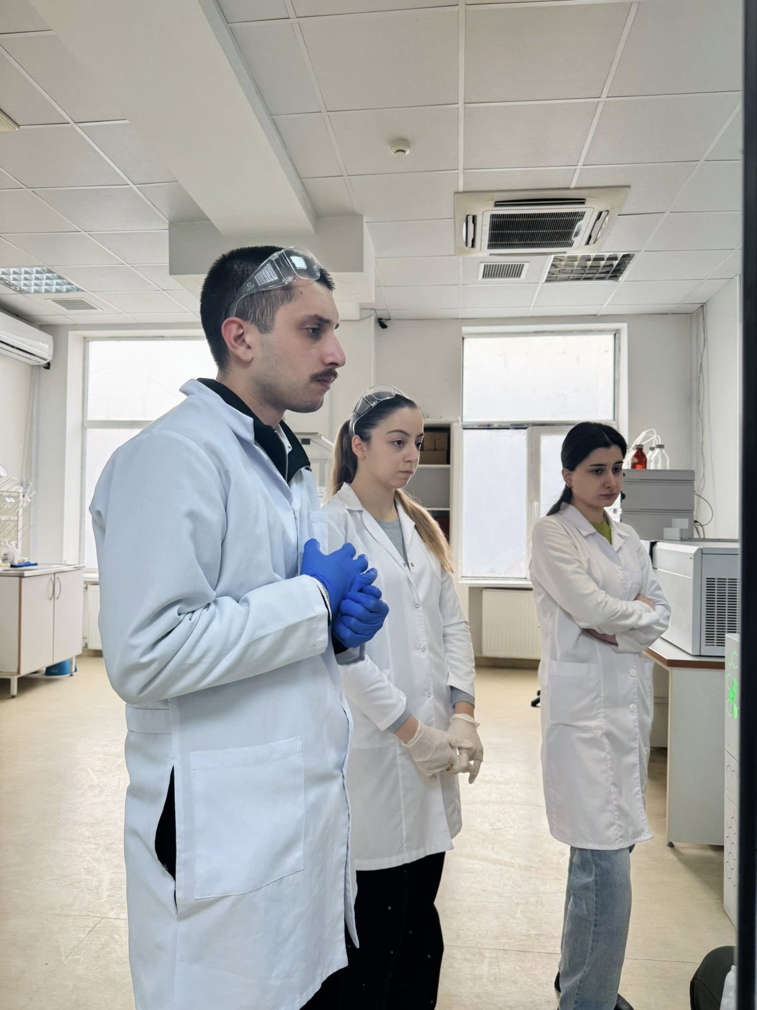 თსსუ-ის იოველ ქუთათელაძის ფარმაკოქიმიის ინსტიტუტს  თსსუ-ის ფარმაციის ფაკულტეტის ბაკალავრიატის სტუდენტები სტუმრობენ