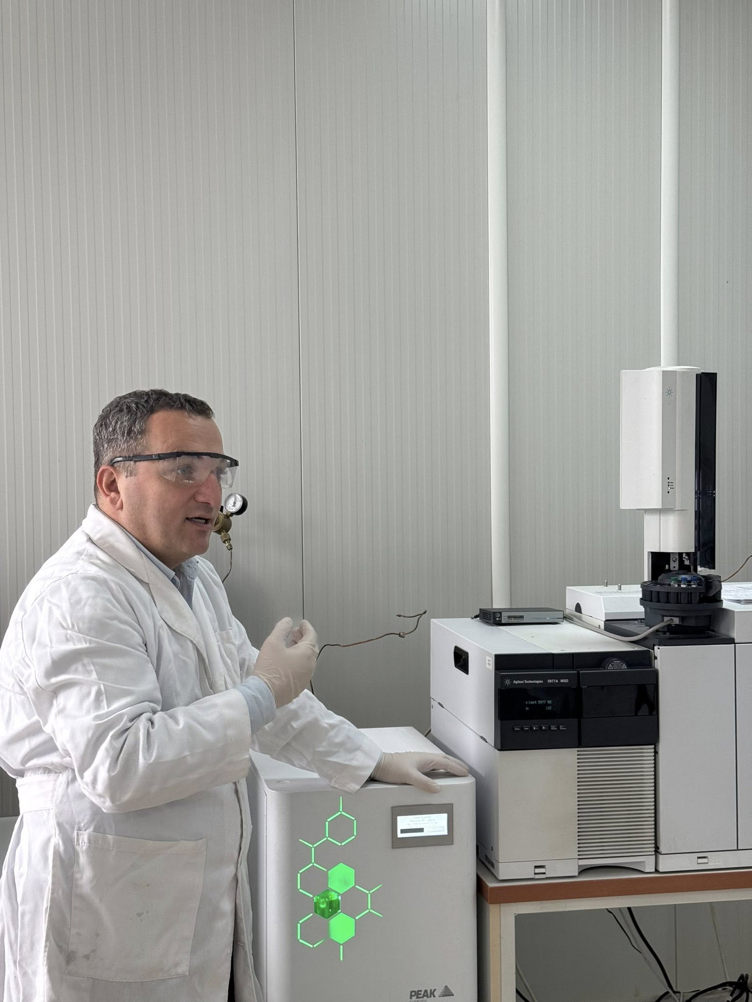 თსსუ-ის იოველ ქუთათელაძის ფარმაკოქიმიის ინსტიტუტს  თსსუ-ის ფარმაციის ფაკულტეტის ბაკალავრიატის სტუდენტები სტუმრობენ