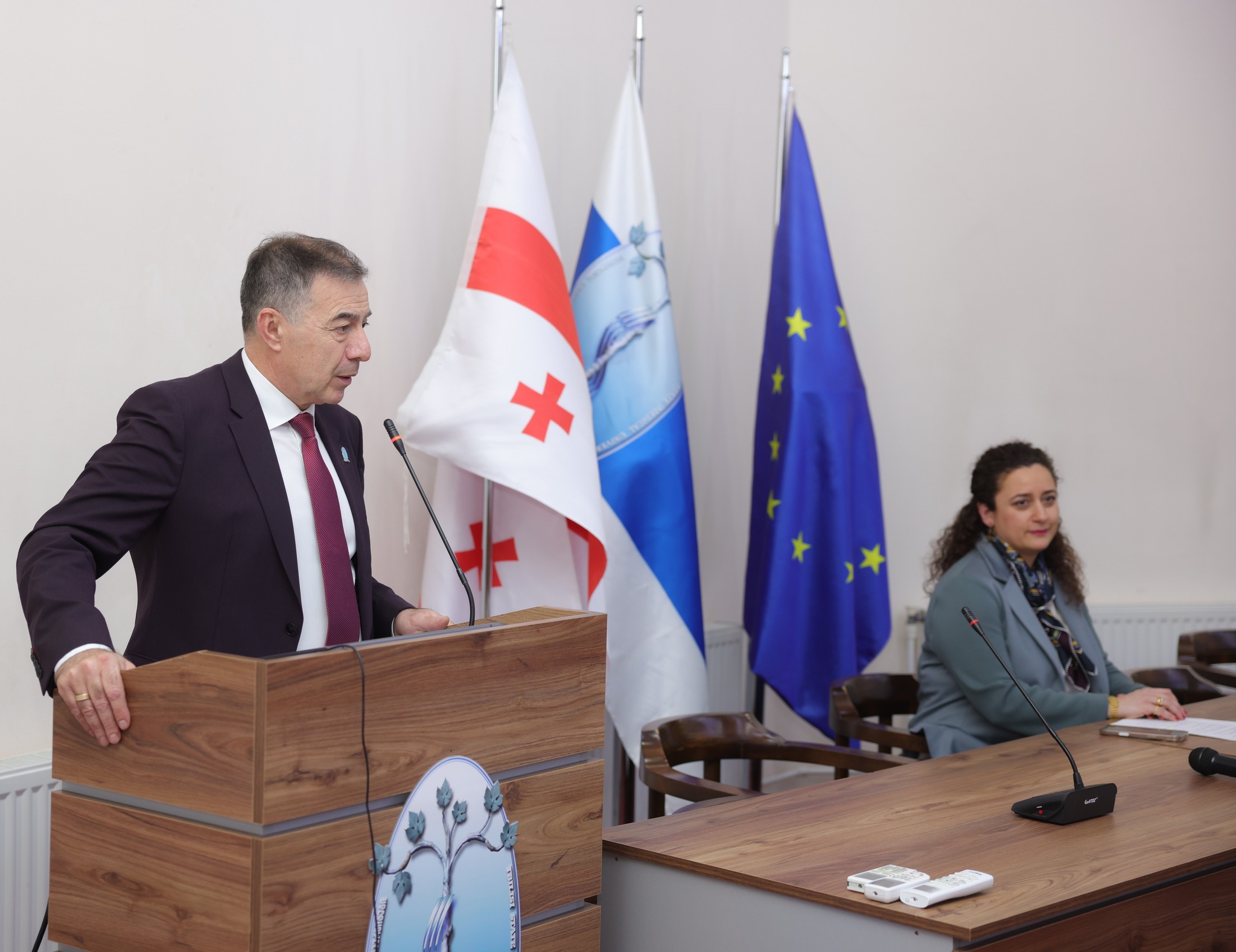 წარტმატებულ სტუდენტებს სახელობითი სტიპენდიები გადაეცათ