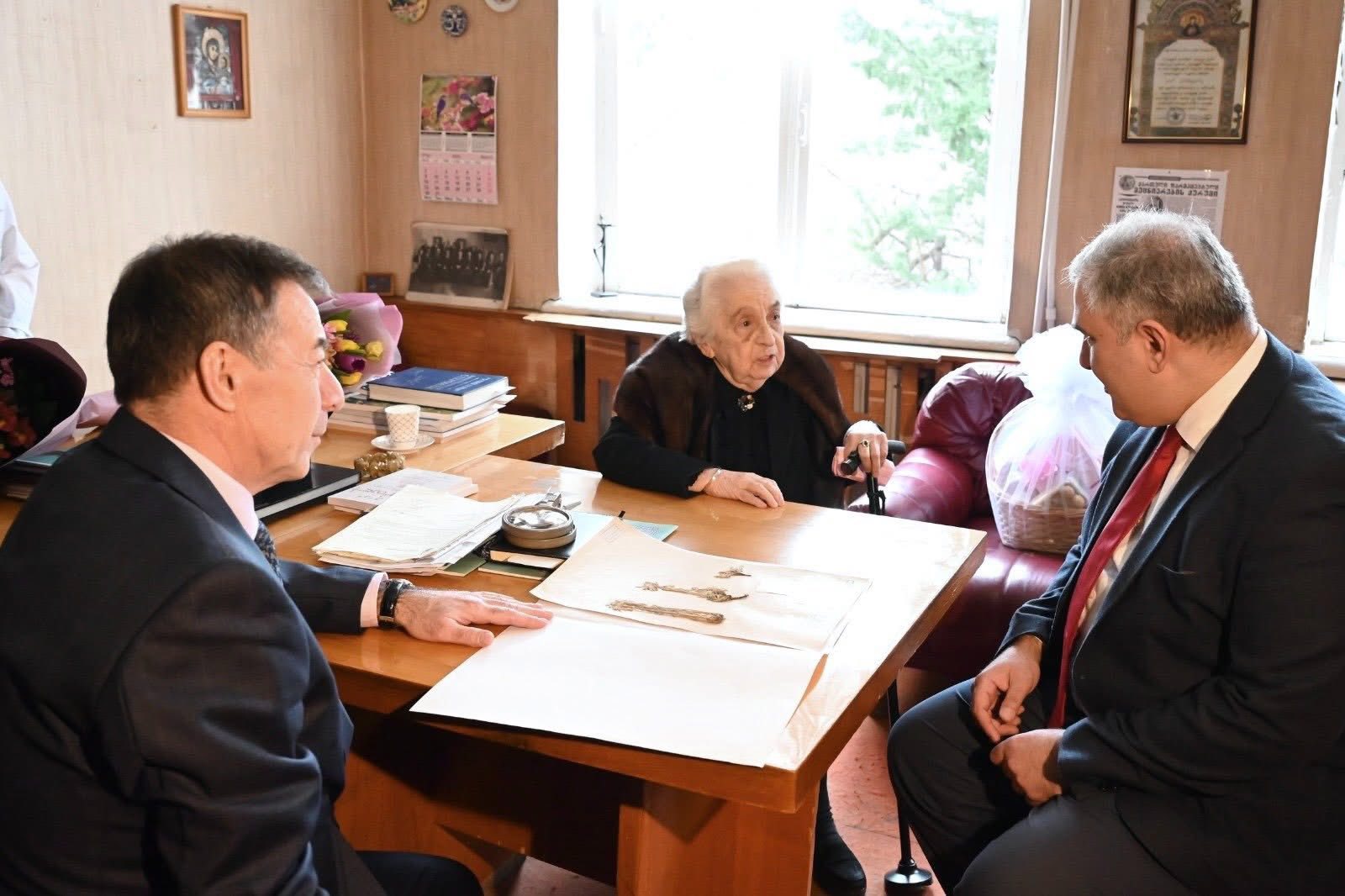 თსსუ-ის იოველ ქუთათელაძის ფარმაკოქიმიის ინსტიტუტის დამსახურებულ მეცნიერს, აკადემიკოს ეთერ ქემერტელიძეს 8 მარტი მიულოცეს