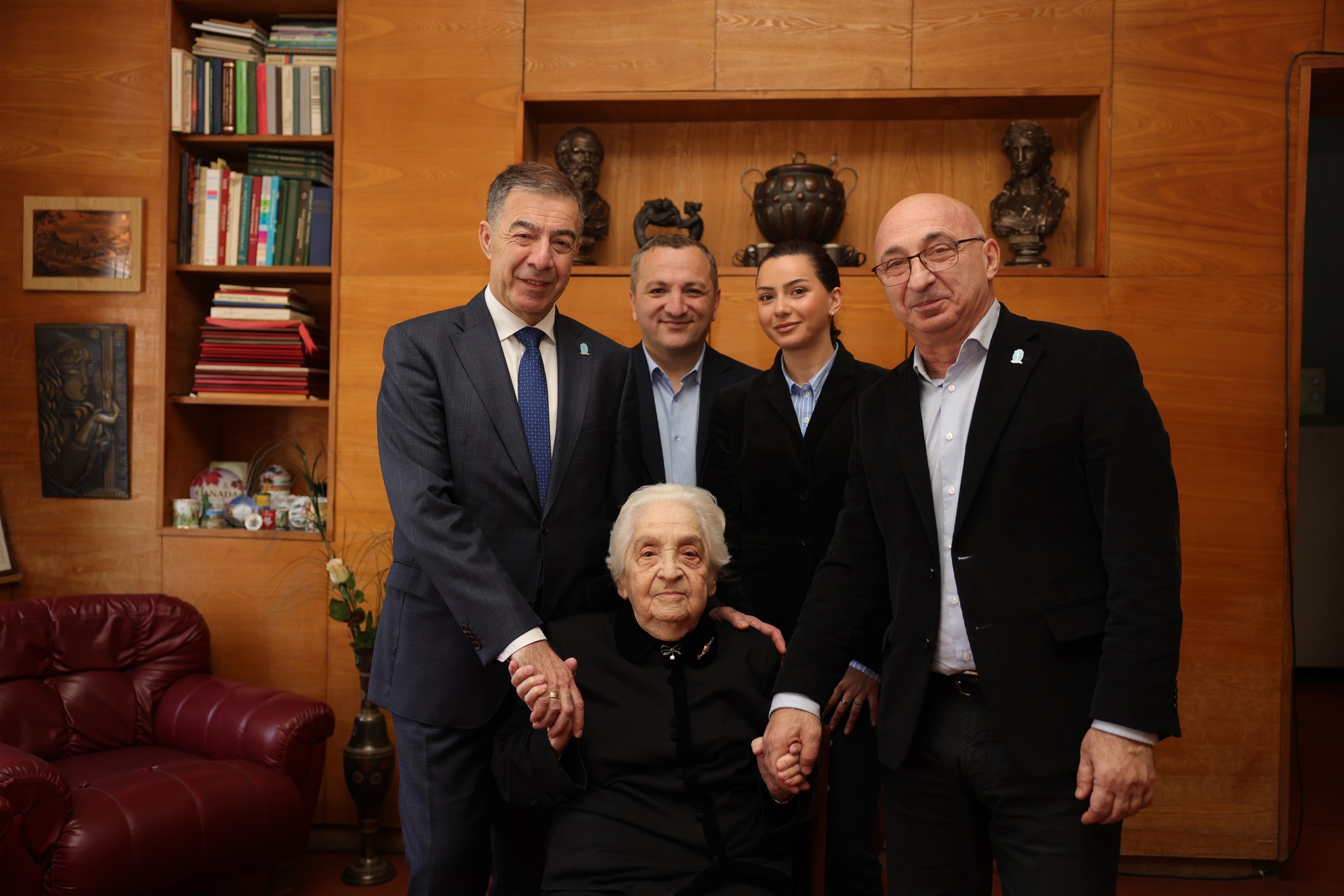 თსსუ-ის იოველ ქუთათელაძის ფარმაკოქიმიის ინსტიტუტის დამსახურებულ მეცნიერს, აკადემიკოს ეთერ ქემერტელიძეს 100 წლის იუბილე შეუსრულდა